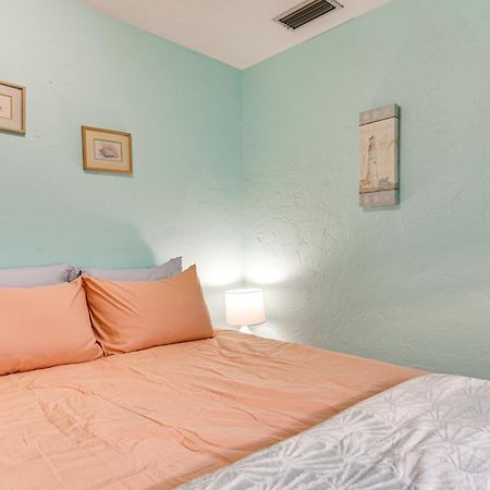 Redington Shores Retreat - Walk To Beach Access! Clearwater Beach Exterior photo